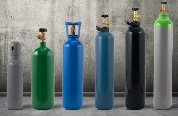 What surface treatments have been done on the Seamless Steel Gas Cylinder to improve its corrosion resistance?